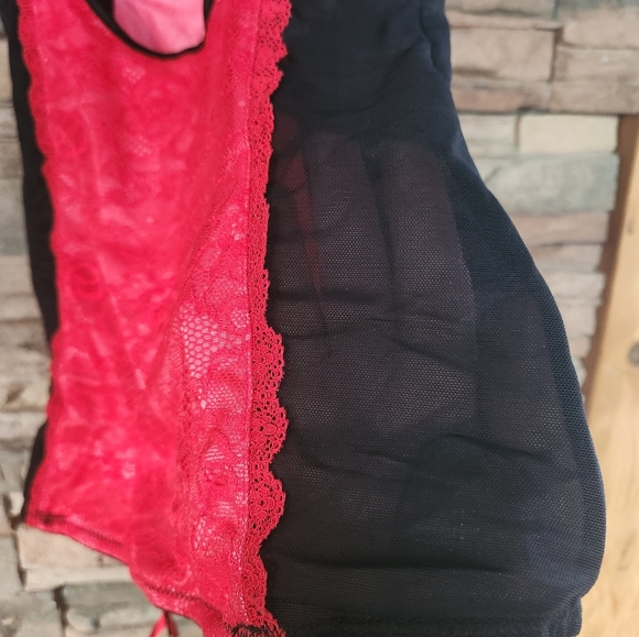 Red and Black Merrywidow - Picture 6 of 7